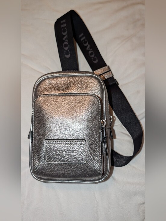 Coach Other - Coach Track Pack 14 Crossbody Sling Bag Metallic Ash Silver CP141 VGUC